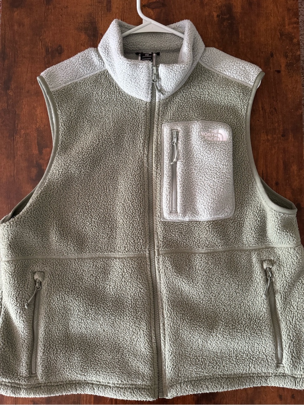 The North Face  Woman’s Fleece Vest - Light Sage/Off-White